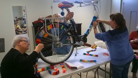 Habillage du vélo présenté en avant-première du projet "Tempête de Laine sur les Raguenets".\\n\\n04/04/2016 17:09